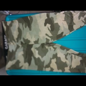 GARAGE camo leggings